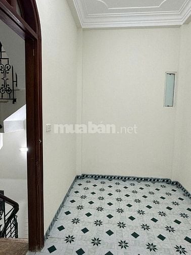 Cho thuê nhà 424 đường Thuỵ Khuê - gần chợ Bưởi