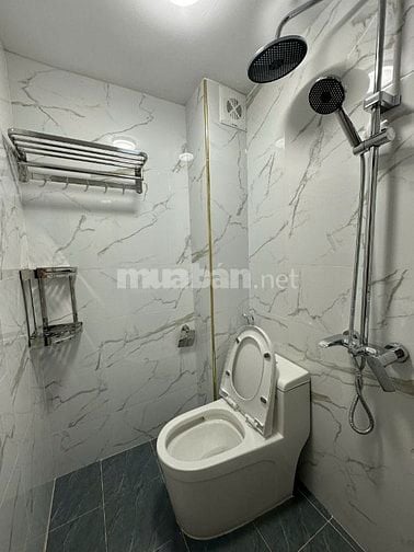 Cho thuê nhà 424 đường Thuỵ Khuê - gần chợ Bưởi
