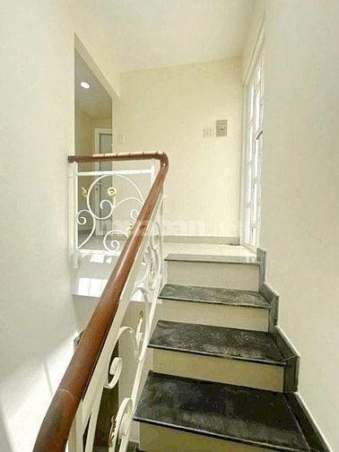 Nhà Mới, 5 tầng, hẻm 184 Âu Dương Lân (4 x11m) P3 Q8