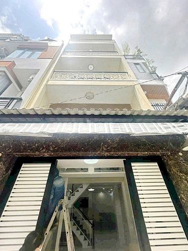 Nhà Mới, 5 tầng, hẻm 184 Âu Dương Lân (4 x11m) P3 Q8