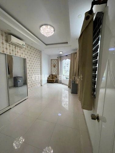 Nhà 4 Lầu DT: 4,3x13m góc 2 mặt hẻm xe hơi Đường Số 11, P11, Q.Gò Vấp.