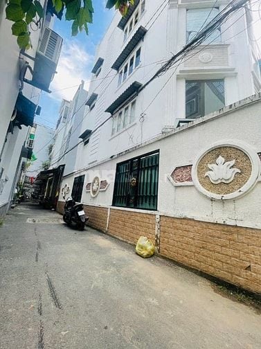 Nhà 4 Lầu DT: 4,3x13m góc 2 mặt hẻm xe hơi Đường Số 11, P11, Q.Gò Vấp.