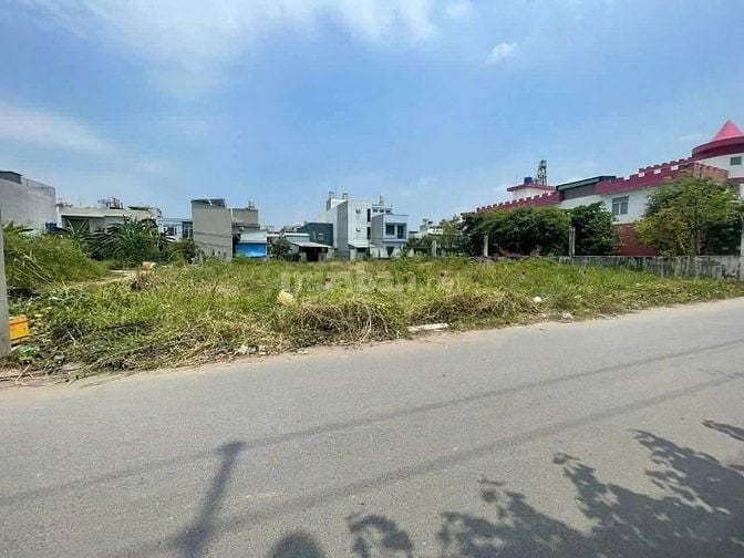HOT HOT còn sót lại 2 lô liền kề 240m2 thổ 100%, MT 20m