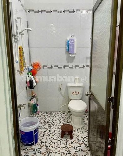 bán gấp căn nhà 62m2 ở Nguyễn Văn Quá - Quận 12 giá 910 triệu.