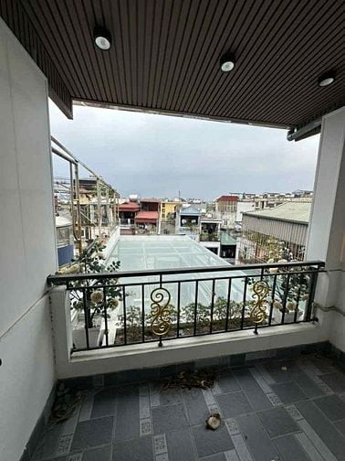 NHÀ 5TẦNG PHỐ GIA QUẤT - ĐƯỜNG RỘNG GARA Ô TÔ - VIEW THOÁNG - CHỈ 7.45