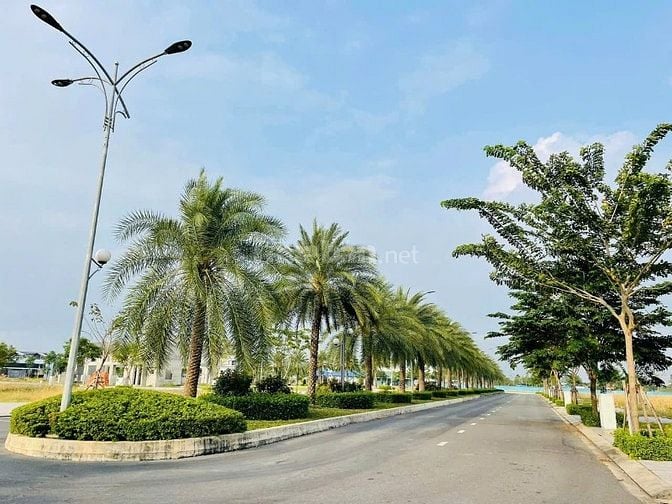 Hiếm có! bán lô đất 5x21 SHR full thổ 100% ngay UB Thanh Phú, Bến Lức
