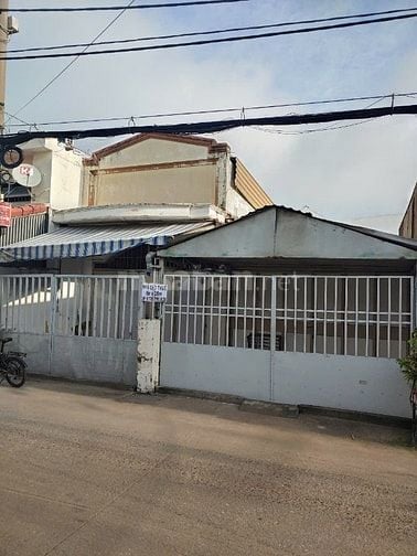 Nhà cho thuê sạch đẹp thoáng mát đường Phạm Hùng, 8x18m