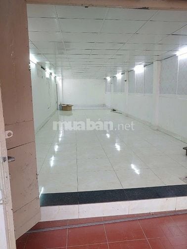 Nhà cho thuê sạch đẹp thoáng mát đường Phạm Hùng, 8x18m