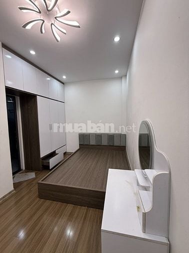 1 Nhà Ra Phố Thanh Nhàn-Đối Diện Công Viên-DT28m x 4Tầng-Hơn 5Tỷ