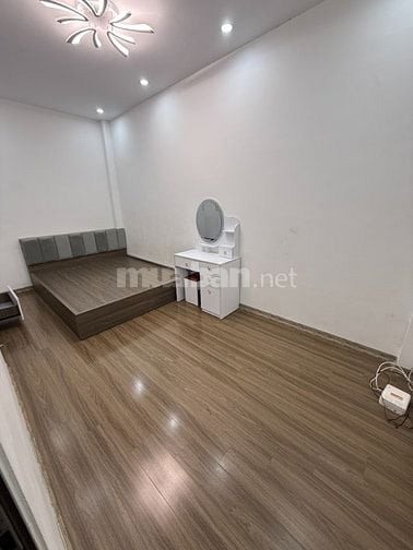 1 Nhà Ra Phố Thanh Nhàn-Đối Diện Công Viên-DT28m x 4Tầng-Hơn 5Tỷ