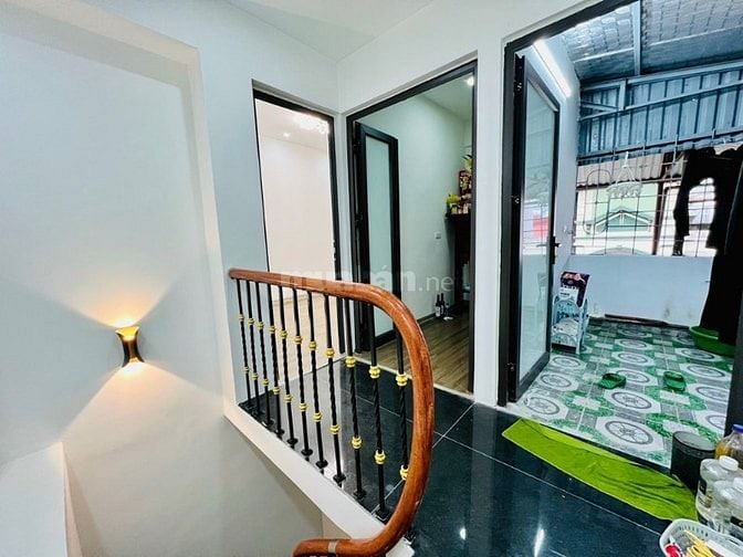 1 Nhà Ra Phố Thanh Nhàn-Đối Diện Công Viên-DT28m x 4Tầng-Hơn 5Tỷ