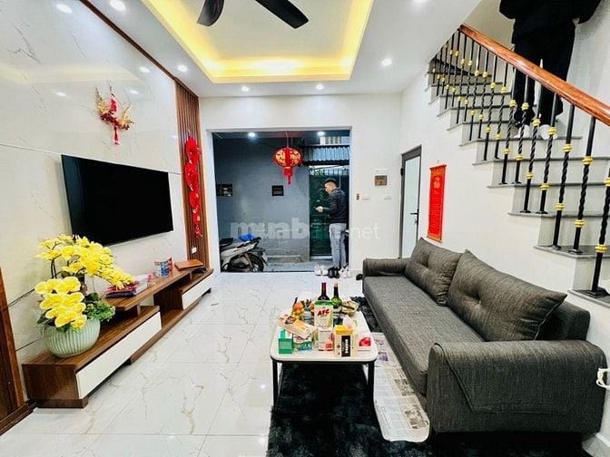 1 Nhà Ra Phố Thanh Nhàn-Đối Diện Công Viên-DT28m x 4Tầng-Hơn 5Tỷ