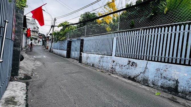 Mua đất tặng nhà MT Đường Số 2, Sát Lê Văn Việt DT 111m2 Có Thổ Cư