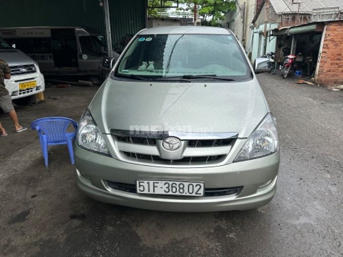 Cần bán toyota inova màu bạc 2008
