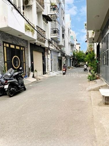 Gấp bán lô đất 6x18m,Lê Quang Định,Bình Thạnh,sát MT đường,hơn 8ty