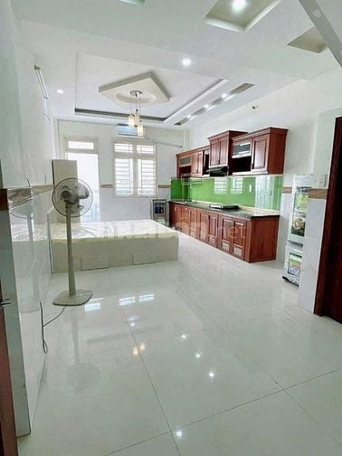 bán nhà CĂN HỘ DỊCH VỤ ĐANG CHO THUÊ 45tr/tg, DT 4m x 28m mặt tiền KD
