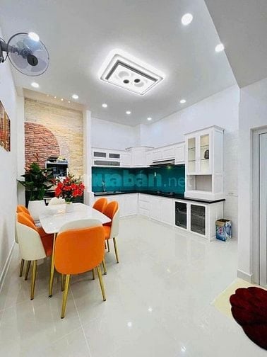 Bán nhà đường Võ Văn Tần, Quận 3, Giá: 3 tỷ 420 triệu/48m2, SHR