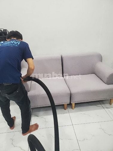 Cần tuyển 1 bạn làm vệ sinh sofa nệm