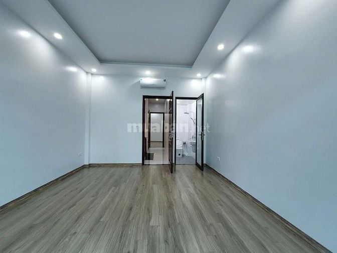 BÁN NHÀ LÊ TRỌNG TẤN - 5 TẦNG, CẠNH PARK CITY Ở NGAY NỘI THẤT MỚI ĐẸP