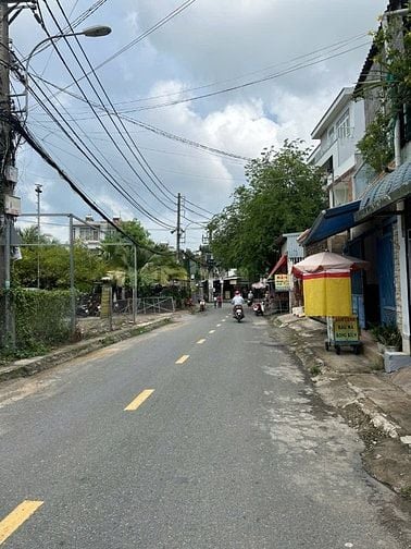 Bán nhà mặt tiền đường số 8 Phường Trường Thọ, DT: 92m2, Sổ riêng