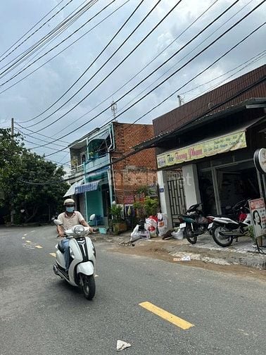 Bán nhà mặt tiền đường số 8 Phường Trường Thọ, DT: 92m2, Sổ riêng