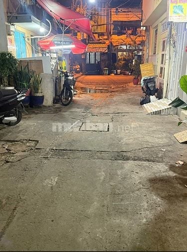 Hẻm xe hơi Tr Bình Trọng 2 Tầng ngay chợ Hoa Phố ẩm thực Ra Hùng Vương