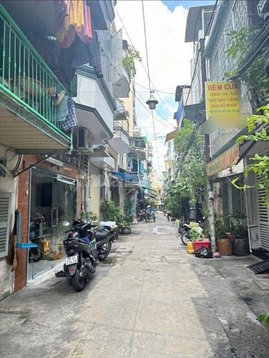 Hẻm xe hơi Tr Bình Trọng 2 Tầng ngay chợ Hoa Phố ẩm thực Ra Hùng Vương