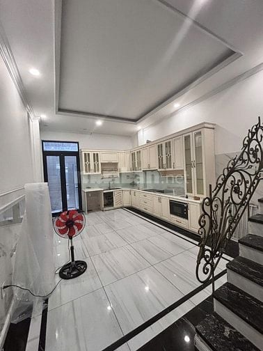 NHÀ ĐẸP,  P TÂN SƠN NHÌ (4X18M) 3 LẦU,ST,6 PHÒNG,7WC, THANG MÁY 