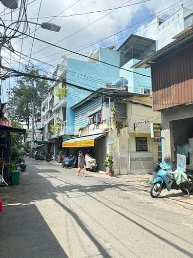 Hẻm xe hơi Tr Bình Trọng 2 Tầng ngay chợ Hoa Phố ẩm thực Ra Hùng Vương