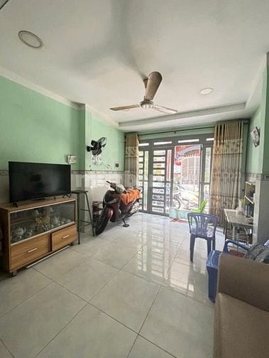 Hẻm xe hơi Tr Bình Trọng 2 Tầng ngay chợ Hoa Phố ẩm thực Ra Hùng Vương