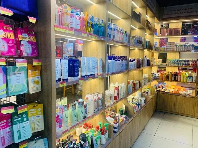 Cửa hàng chú cần 4 chị em tạp vụ và làm 2 ca sáng và chiều 