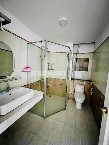 Cho thuê nhà mặt tiền Bùi Đình Túy trệt suốt nhà đã sửa mới