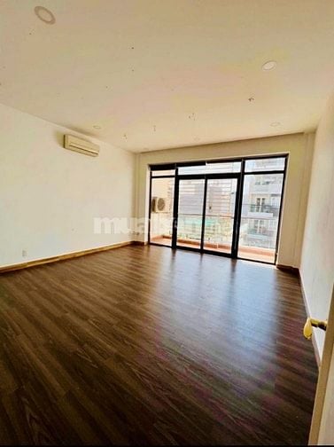 Cho thuê nhà mặt tiền Bùi Đình Túy trệt suốt nhà đã sửa mới