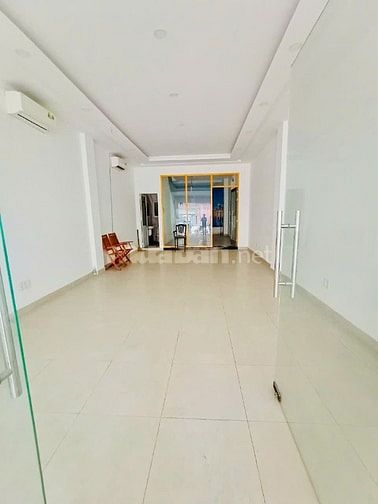 Cho thuê nhà mặt tiền Bùi Đình Túy trệt suốt nhà đã sửa mới