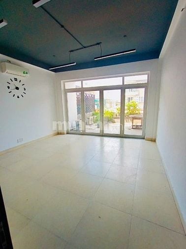 Cho thuê nhà mặt tiền Bùi Đình Túy trệt suốt nhà đã sửa mới