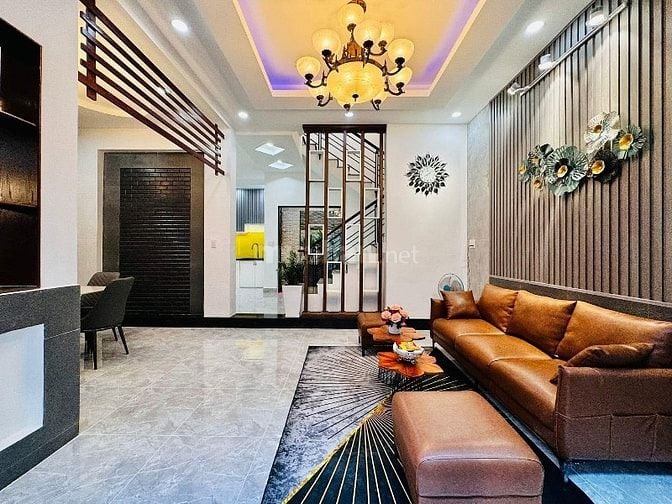 Căn nhà đẹp 54m2 ngay Hoàng Diệu,Quận 4. Giá: 3 Tỷ 220. Hẻm 4.5m thông