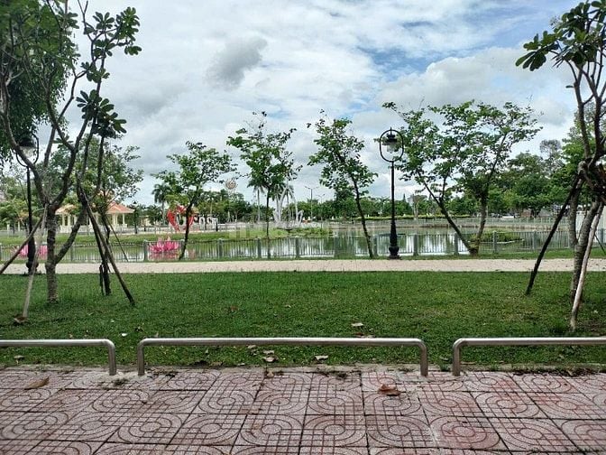 Bán đất nền thổ cư 100% ( Đất loại ODT) ngay khu vực CBD ( Long An)