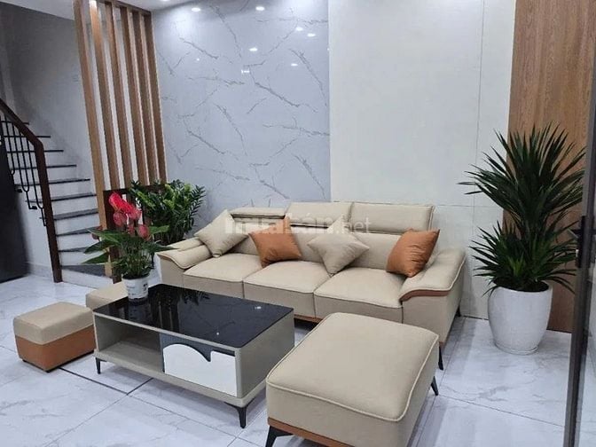 GẦN HỒ ĐÂM HỒNG , 60M RA Ô TÔ TRÁNH, NGÕ NÔNG RỘNG , 38M2 5TẦNG .