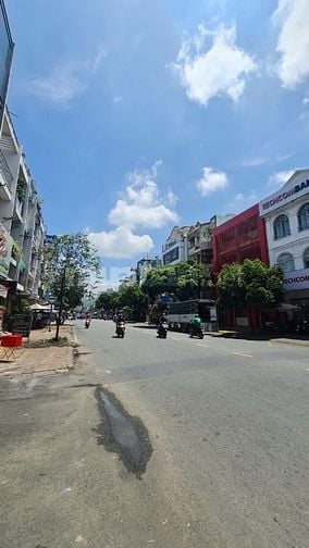  BÁN NHÀ GÓC 3 MẶT TIỀN LÃNH BINH THĂNG P8, Q11, 5m x 16m giá 22,9 tỷ