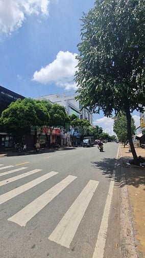  BÁN NHÀ GÓC 3 MẶT TIỀN LÃNH BINH THĂNG P8, Q11, 5m x 16m giá 22,9 tỷ