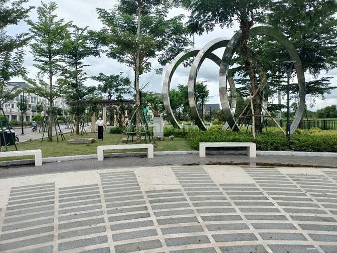 Bán đất nền thổ cư 100% ( Đất loại ODT) ngay khu vực CBD ( Long An)