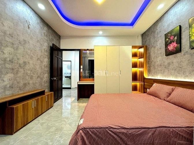 Căn nhà đẹp 54m2 ngay Hoàng Diệu,Quận 4. Giá: 3 Tỷ 220. Hẻm 4.5m thông