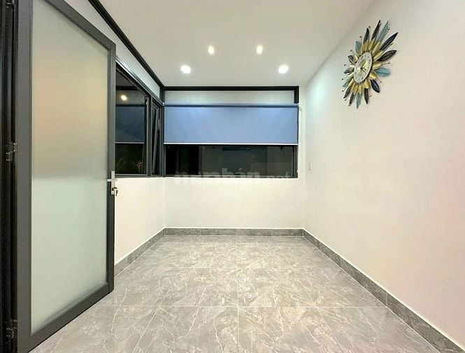 Căn nhà đẹp 54m2 ngay Hoàng Diệu,Quận 4. Giá: 3 Tỷ 220. Hẻm 4.5m thông