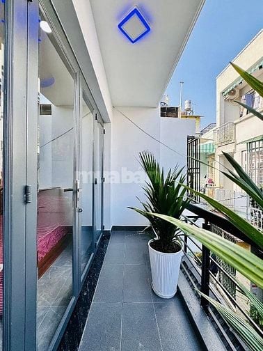 Căn nhà đẹp 54m2 ngay Hoàng Diệu,Quận 4. Giá: 3 Tỷ 220. Hẻm 4.5m thông