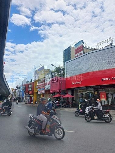 Bán nhà mặt tiền ngay vòng xoay ngã 6 Nguyễn Văn Nghi, Gò Vấp, 335m2