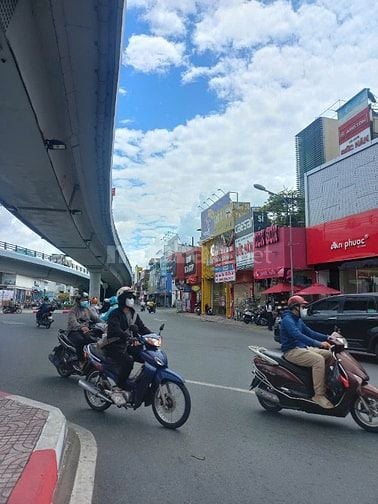 Bán nhà mặt tiền ngay vòng xoay ngã 6 Nguyễn Văn Nghi, Gò Vấp, 335m2