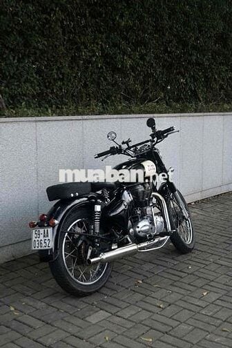 Cần bán chiếc Royal Enfield Classic 500 màu đen