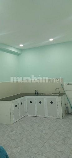 NHÀ BÁN HẺM THÔNG - NỞ HẬU - GIÁ 4.2 TỶ BỚT LỘC