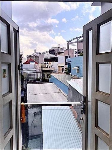 Cho thuê phòng đẹp, full nội thất, có ban công tại 373 Lý Thường Kiệt