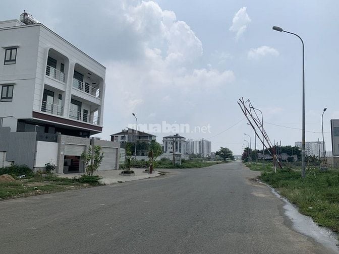 1 số lô đất vị trí đẹp giá tốt chủ gửi bán gấp tại D/A Phú Nhuận q9
